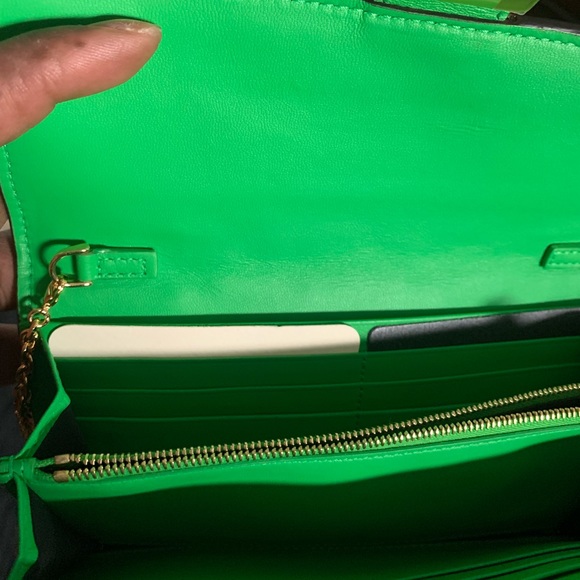 New Fendi WOC color green - Picture 6 of 10